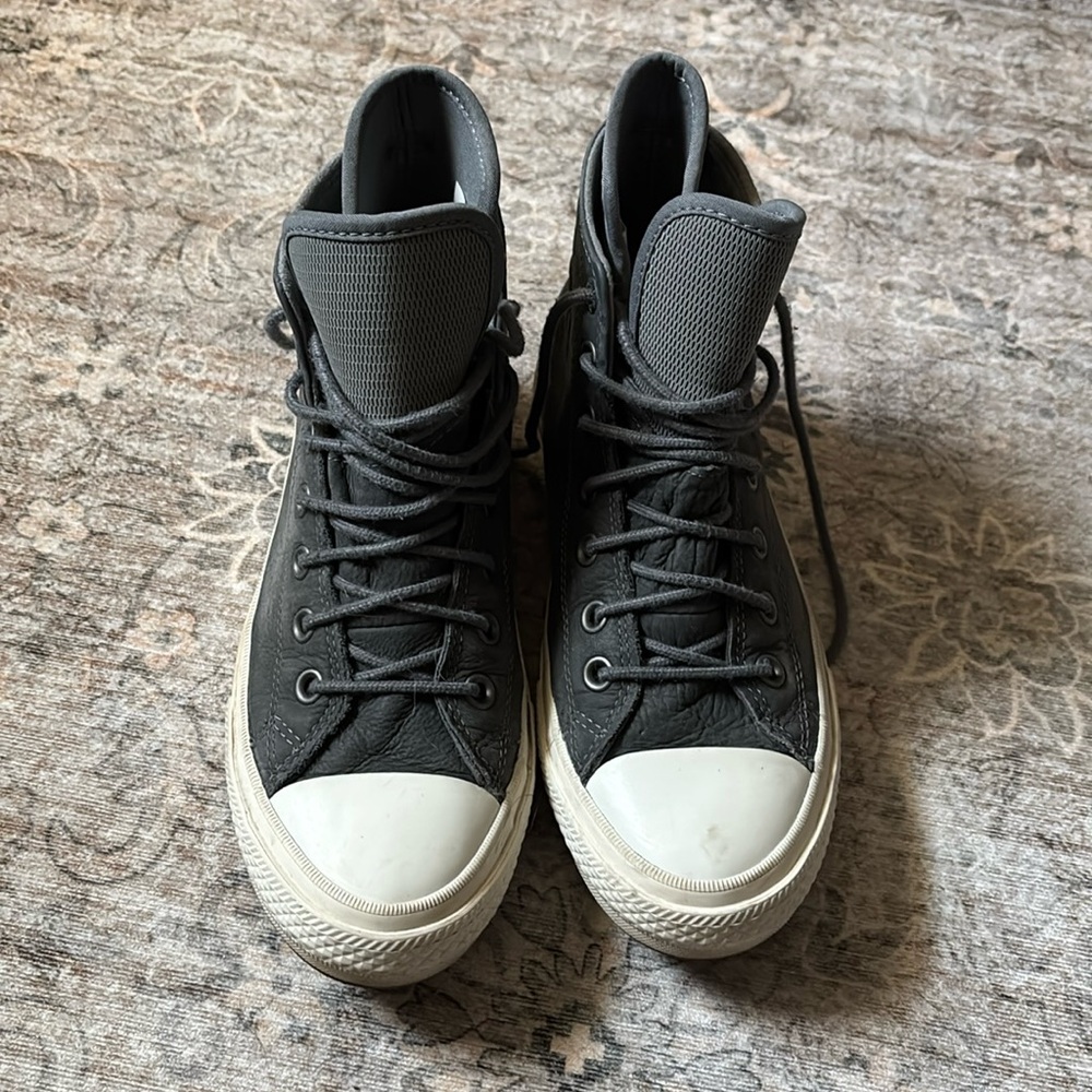 Converse Allstar Women’s Gray Shoes, Size 7.5